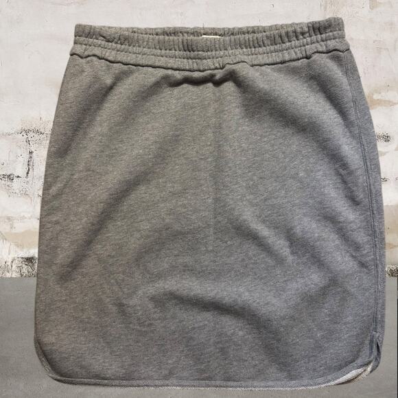 J. Crew Jersey Skirt Gray Elastic Waist Dolphin Hem Size 2 - Picture 1 of 4
